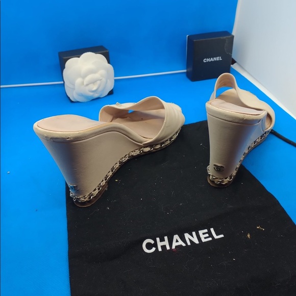CHANEL PINK BEIGE CHAIN WEDGE MULES/SLIDES W/CHAIN SZ 36 - Picture 9 of 11